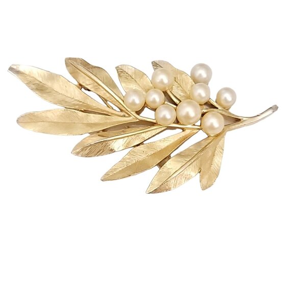 Trifari 1960s Vintage Gold Tone Faux Pearl Leaf Brooch Pin, Signed - Picture 3 of 7